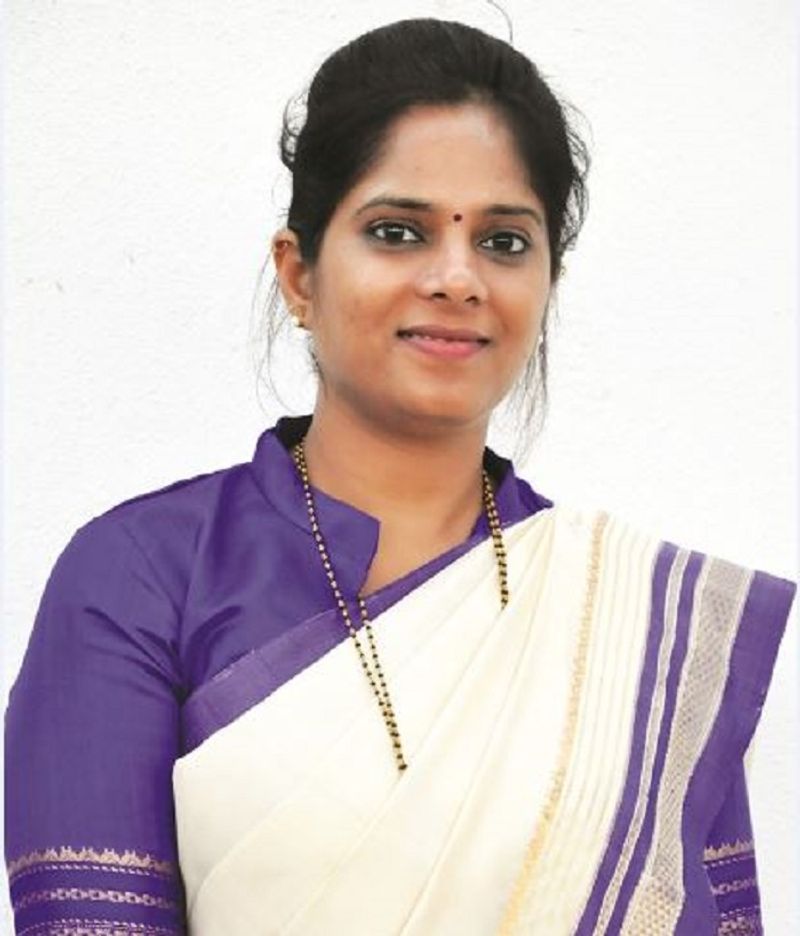 'ಕೈ'ಭಿನ್ನಮತಕ್ಕೆ ಬ್ರೇಕ್ ಹಾಕುತ್ತಾ ಸಿಎಂ ನೇತೃತ್ವದ ಸಭೆ? ಪಕ್ಷೇತರವಾಗಿ ನಿಲ್ಲುವಂತೆ ವೀಣಾ ಕಾಶಪ್ಪನವರ ಅಭಿಮಾನಿಗಳು ಪಟ್ಟು!