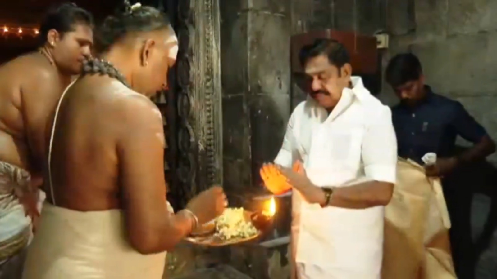 நெருங்கும் நாடாளுமன்ற தேர்தல்; கபாலீஸ்வரர் ஆலயத்தில் எடப்பாடி பழனிசாமி சிறப்பு வழிபாடு