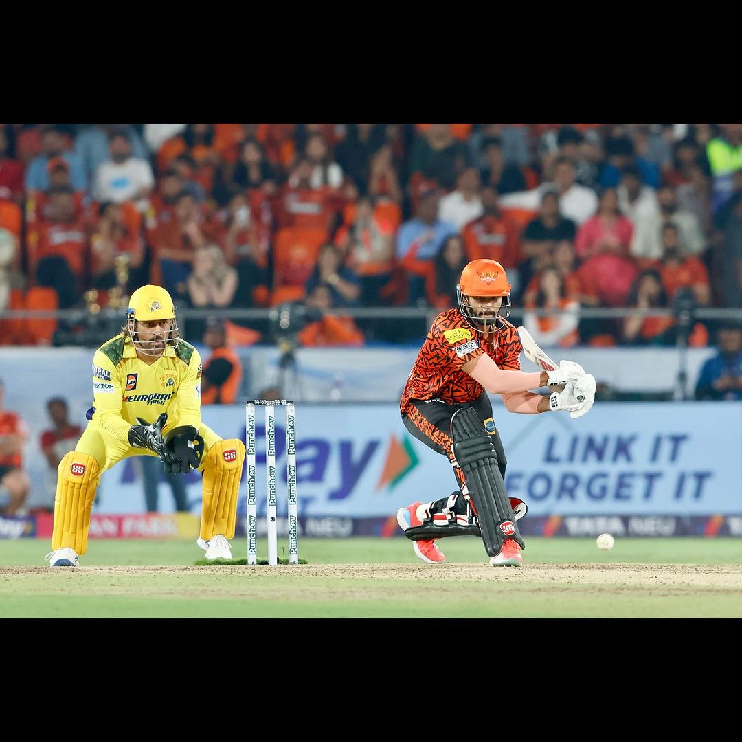 మొన్న టీజర్.. నేడు సినిమా చూపిన తెలుగు కుర్రాడు.. ఇంతకీ నితీష్ కుమార్ రెడ్డి బ్యాగ్రౌండ్ ఏంటీ? 