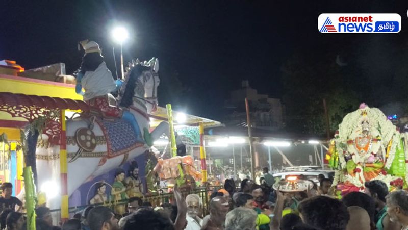  கொட்டும் மழையிலும் முத்துமாரியம்மன் வீதி உலா.. பக்தி பரவசத்தில் பக்தர்கள் ஓம் சக்தி பாராசக்தி முழக்கம்..!