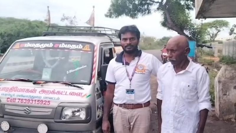 சீர்காழி அருகே பேருந்து நிலைத்தில் வசித்த முதியவர் மீட்பு: சமூக ஆர்வலருக்கு குவியும் பாராட்டுகள்!