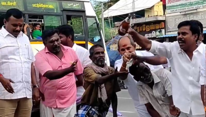 மதுவை கீழே ஊற்றி BJP நூதன ஆர்ப்பாட்டம்.. கட்டிங் கேட்டு அலப்பறை செய்த "குடிமகன்" - இறுதியில் வென்றது யார்?