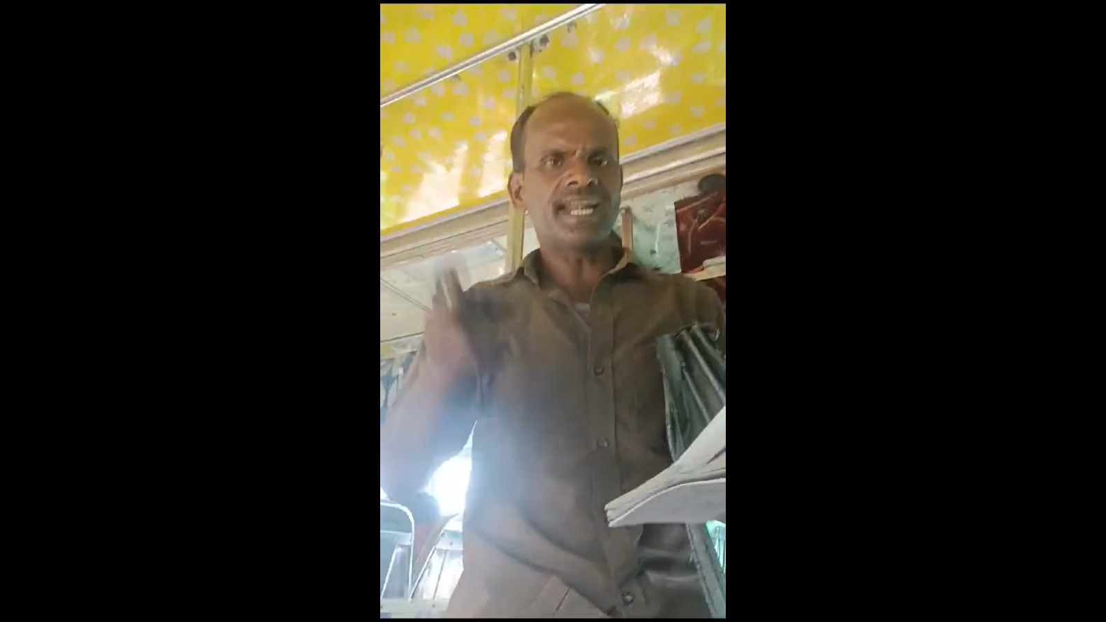 Viral Video in Tanjore: சில்லறை இல்லை; கர்ப்பிணியை வலுக்கட்டாயமாக பாதி வழியில் இறக்கிவிட்ட பேருந்து நடத்துநர்