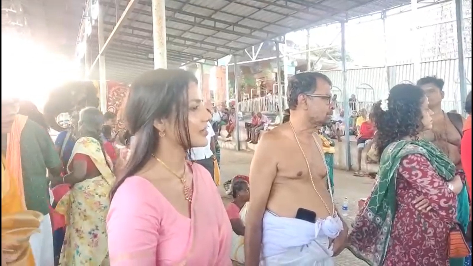 Priya Anand: திருச்செந்தூர் முருகன் கோவிலில் மெய்சிலிர்த்து நின்ற பிரியா ஆனந்த்