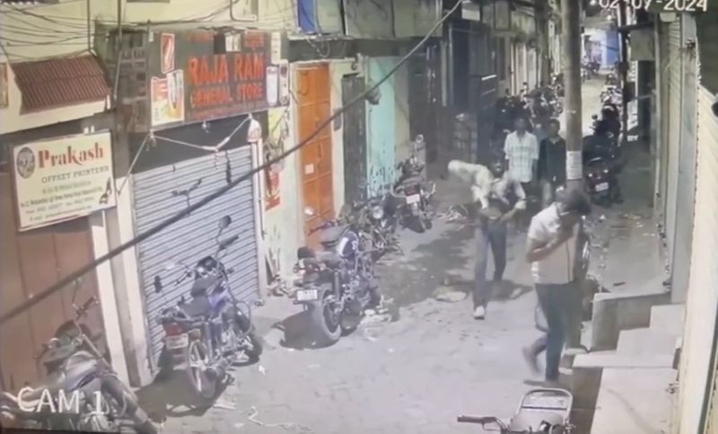 Madurai Crime News:  தூங்காநகரை அலறவிடும் போதை இளைஞர்கள்.. பகீர் வீடியோ!