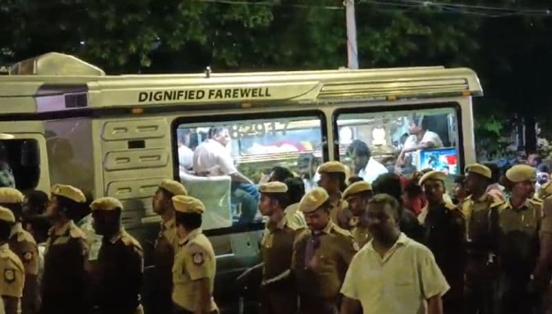 படுகொலை செய்யப்பட்ட Armstrong.. அயனாவரம் கொண்டு செல்லப்படும் அவர் உடல் - கண்ணீர் மல்க பின்தொடரும் ஆதரவாளர்கள்!