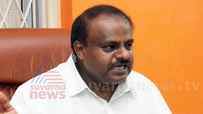 Ramanagara: Grama Panchayat President  threatens Engineer for money