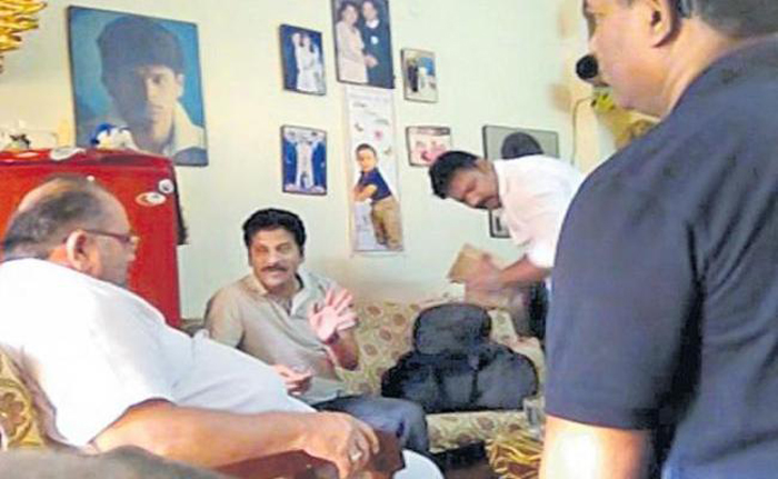 telangana bc leader yerra satyanarayana demands sitting judge inquiry on vote for cash, nayeem cases