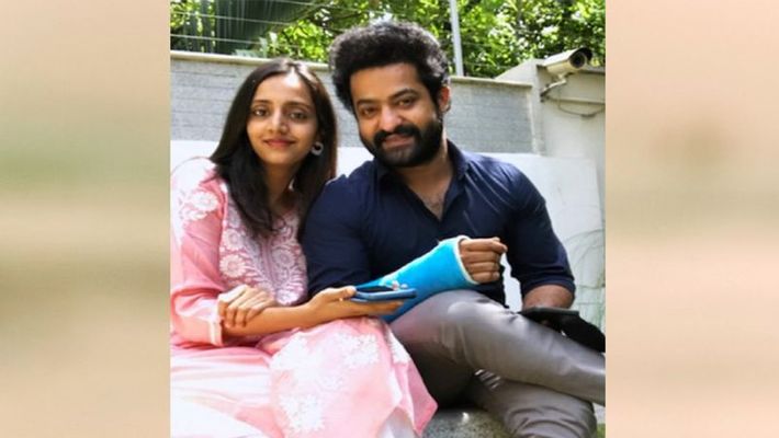 Ntr Shares a personal photo with his wife in Twitter