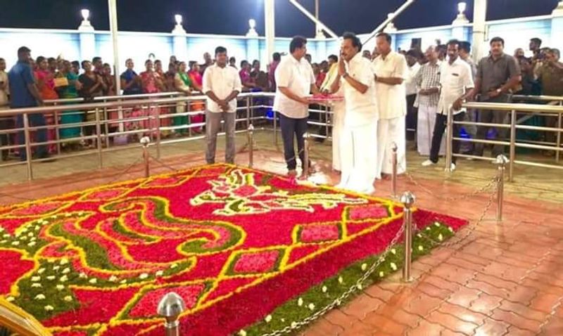 stalin-paid-homage-to-karunanidhi_1200x6
