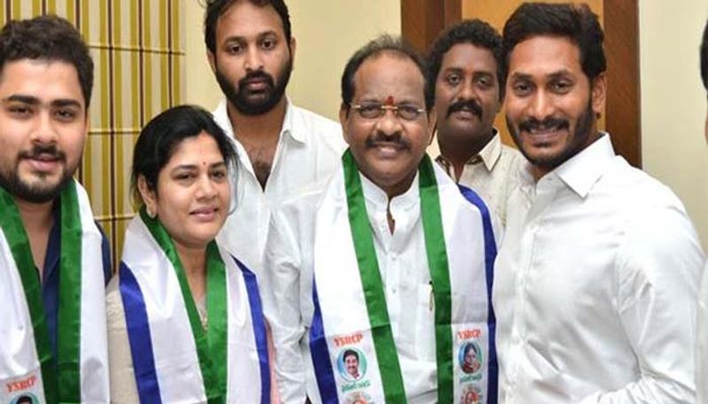 thota narasimham gave responce over his party change