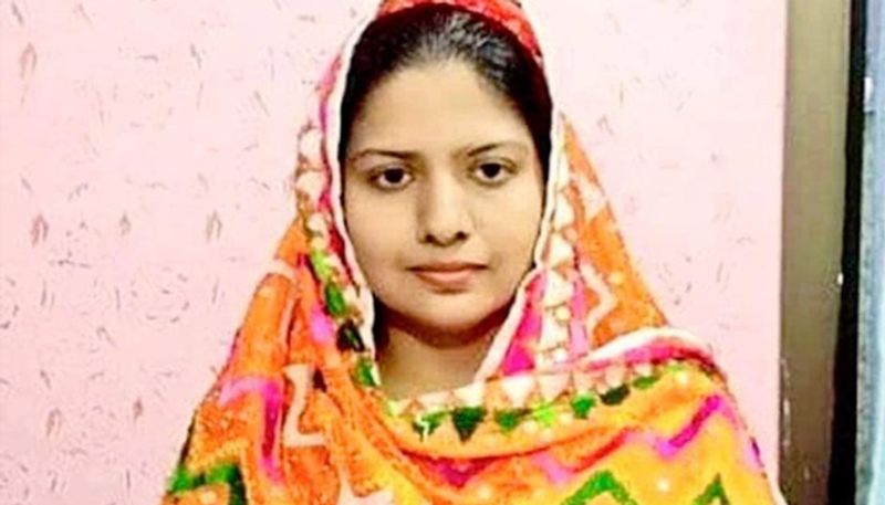 Hindu Woman becomes first Police Officer in Pakistan
