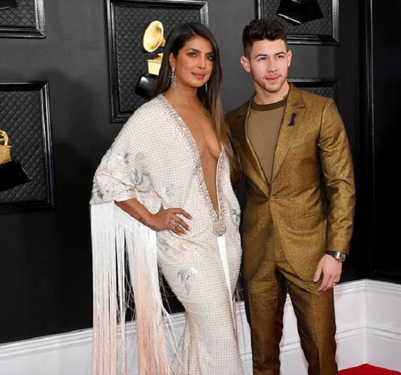 Here S How Priyanka Chopra Avoided A Wardrobe Malfunction At Grammy S