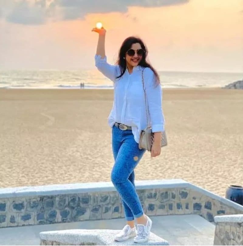 Shell Meena 'മീനയ്ക്ക് പ്രായം കുറഞ്ഞോ?' പുത്തന് മേക്കോവറില് മീന | Actress meena ...