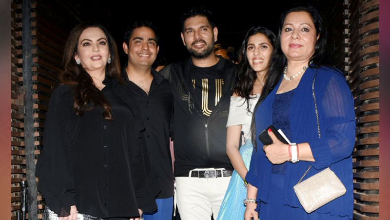 जून 2019 में आकाश और श्लोका, क्रिकेटर युवराज सिंह की ग्रैंड रिटायरमेंट पार्टी में शामिल हुए थे। इस मौके पर आकाश की मां और श्लोका की सास नीता अंबानी भी मौजूद थी।