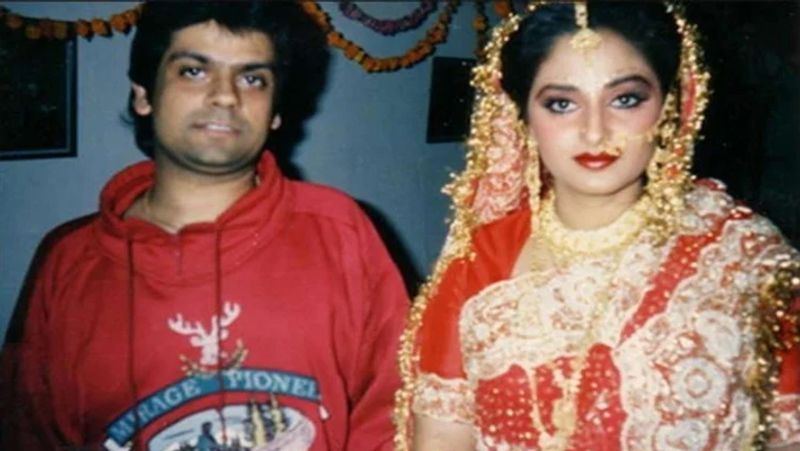 जया प्रदा और श्रीकांत नहाटा धीरे-धीरे अच्छे दोस्त बन गए। और दोनों एक-दूसरे के करीब आ गए। दोनों शादी करना चाहते थे, लेकिन सबसे बड़ी समस्या ये थी कि नहाटा पहले से शादीशुदा थे और तीन बच्चों के पिता थे। लेकिन जया तो नहाटा के प्यार में जैसे पागल सी हो गई थी। उन्हें इस बात से कोई फर्क नहीं पड़ता था कि श्रीकांत शादीशुदा है। बी-टाउन में भी दोनों के अफेयर की खबरें भी खूब चर्चा का विषय बनीं। आखिरकार जया और श्रीकांत ने शादी करने का फैसला किया। श्रीकांत ने बिना अपनी पहली पत्नी को तलाक दिए 1986 में जया प्रदा से शादी कर ली। ये खबर सबके लिए काफी शॉकिंग थी। इतना ही नहीं श्रीकांत की पहली वाइफ ने भी इस शादी का कभी विरोध नहीं किया।