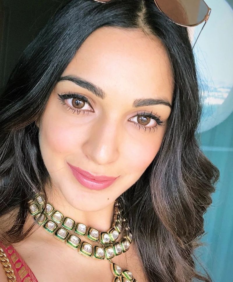 Deepika Padukone to Kiara Advani: 5 stunning selfies of Bollywood divas