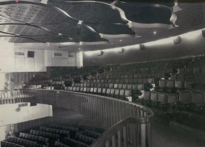 ദാ, ഇന്ന് മുതല്‍ പ്രദര്‍ശനം ആരംഭിക്കുന്നു.. ഷേണായീസ്... ! Shenoys