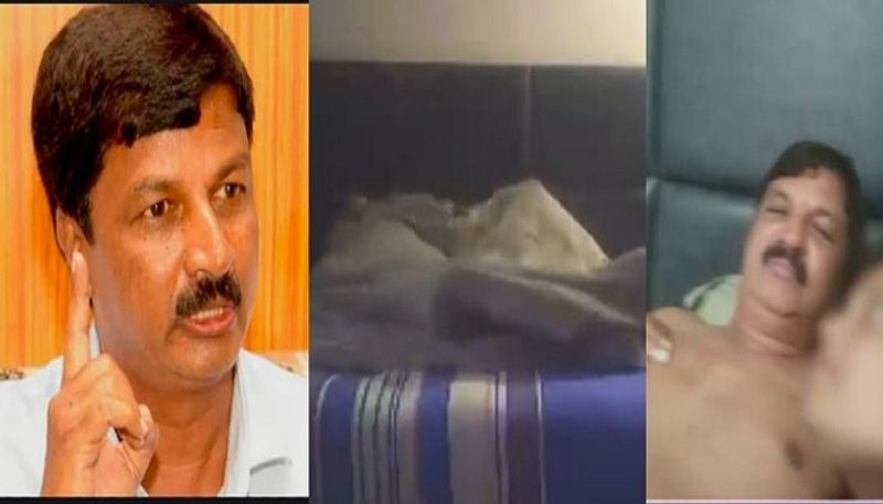 Karnataka minister sex tape case: An alleged MMS of Karnataka Cabinet Minister Ramesh Jarkiholi leaked to television news channels. 