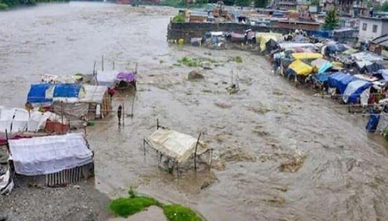 Heavy Rainfall In Uttarakhand : ಉತ್ತರಾಖಂಡ್ನಲ್ಲಿ ಭಾರೀ ಮಳೆ..ಮನೆಗಳು ಜಲಾವೃತ..ನದಿಯಂತಾದ ರಸ್ತೆಗಳು