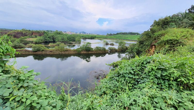 മണ്ണെടുത്തത് വിമാനത്താവളത്തിനായി