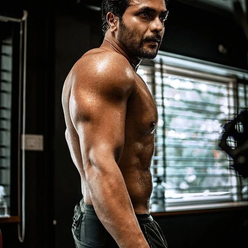 ಬಘೀರ ಶೂಟಿಂಗ್ ಹಿಂದೆ ಹೇಗಿದೆ ಶ್ರೀಮುರಳಿ ಶ್ರಮ..? ಈ ವರ್ಷ ರಿಲೀಸ್ ಆಗುತ್ತೆ ಹೊಂಬಾಳೆಯ ಮತ್ತೊಂದು ಸಿನಿಮಾ !