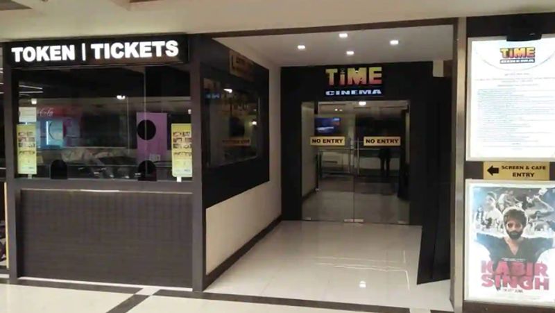 ಸಿನಿಮಾ ಇಲ್ಲ..ಪ್ರೇಕ್ಷಕರೂ ಇಲ್ಲ..ಥಿಯೇಟರ್ಸ್ ಬಂದ್..? ರಾಜ್ಯಾದ್ಯಂತ ಬಾಗಿಲು ಮುಚ್ಚಿದ ಟಾಕೀಸ್ಗಳೆಷ್ಟು..?