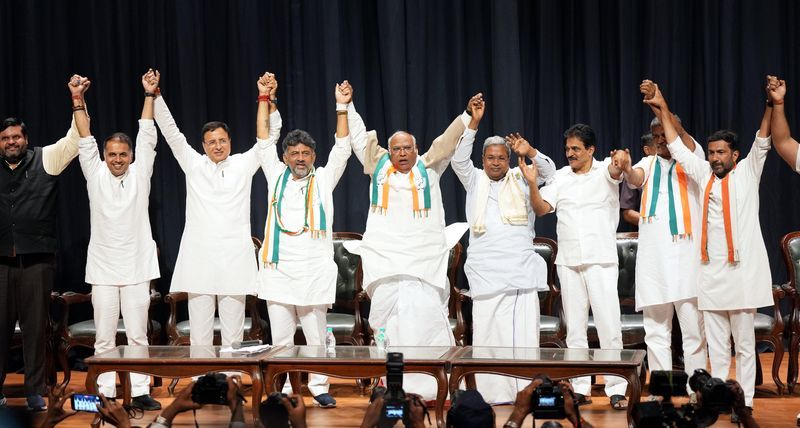  Karnataka Assembly Election 2023 Result: ಕರುನಾಡ ಮುಡಿ ಜಾರಿದ ಕಮಲ: ಎಲ್ಲೆಡೆ 'ಕೈ' ಎತ್ತಿ ಹಿಡಿದ ಮತದಾರರು
