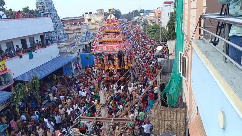 Car Festival: சமயபுரம் மாரியம்மன் ஆலய சித்திரை தேரோட்ட திருவிழா; ஆயிகணக்கான பக்தர்கள் பங்கேற்பு