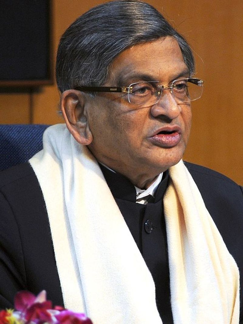 ಹಳ್ಳಿಯಿಂದ ದಿಲ್ಲಿವರೆಗೆ ಮಂಡ್ಯ ಹೈದನ ರೋಚಕ ಚರಿತ್ರೆ! ಸಂಧ್ಯಾಕಾಲದಲ್ಲಿ ಬಿಜೆಪಿ ಸೇರಿದ್ದೇಕೆ?