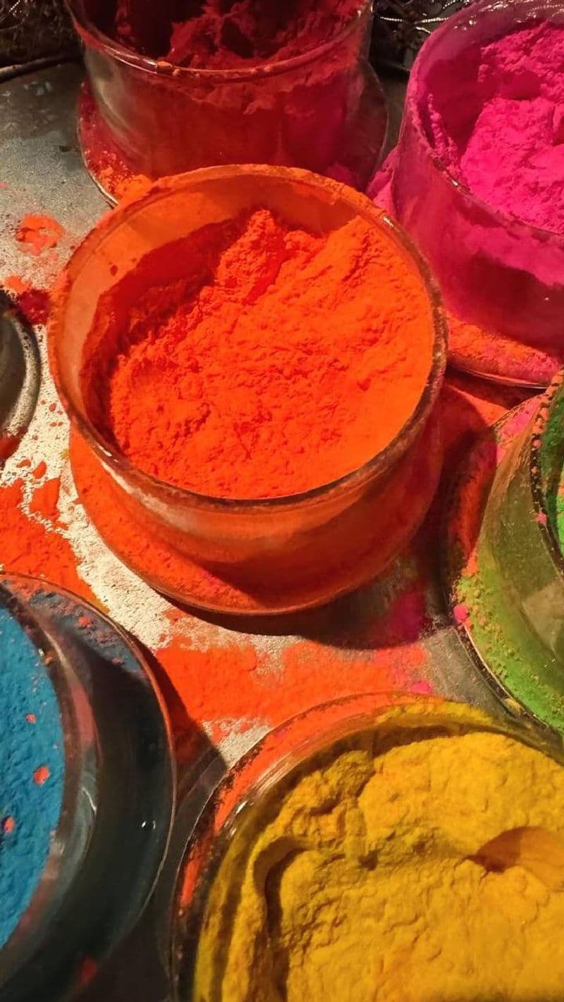 ಬಾಲಿವುಡ್ ಅಂಗಳದಲ್ಲಿ ಹೋಳಿಯ ರಂಗು..! ಬಣ್ಣದಲ್ಲಿ ಮಿಂದೆದ್ದ ಬಿಟೌನ್ ಸೆಲೆಬ್ರಿಟಿಗಳು..!