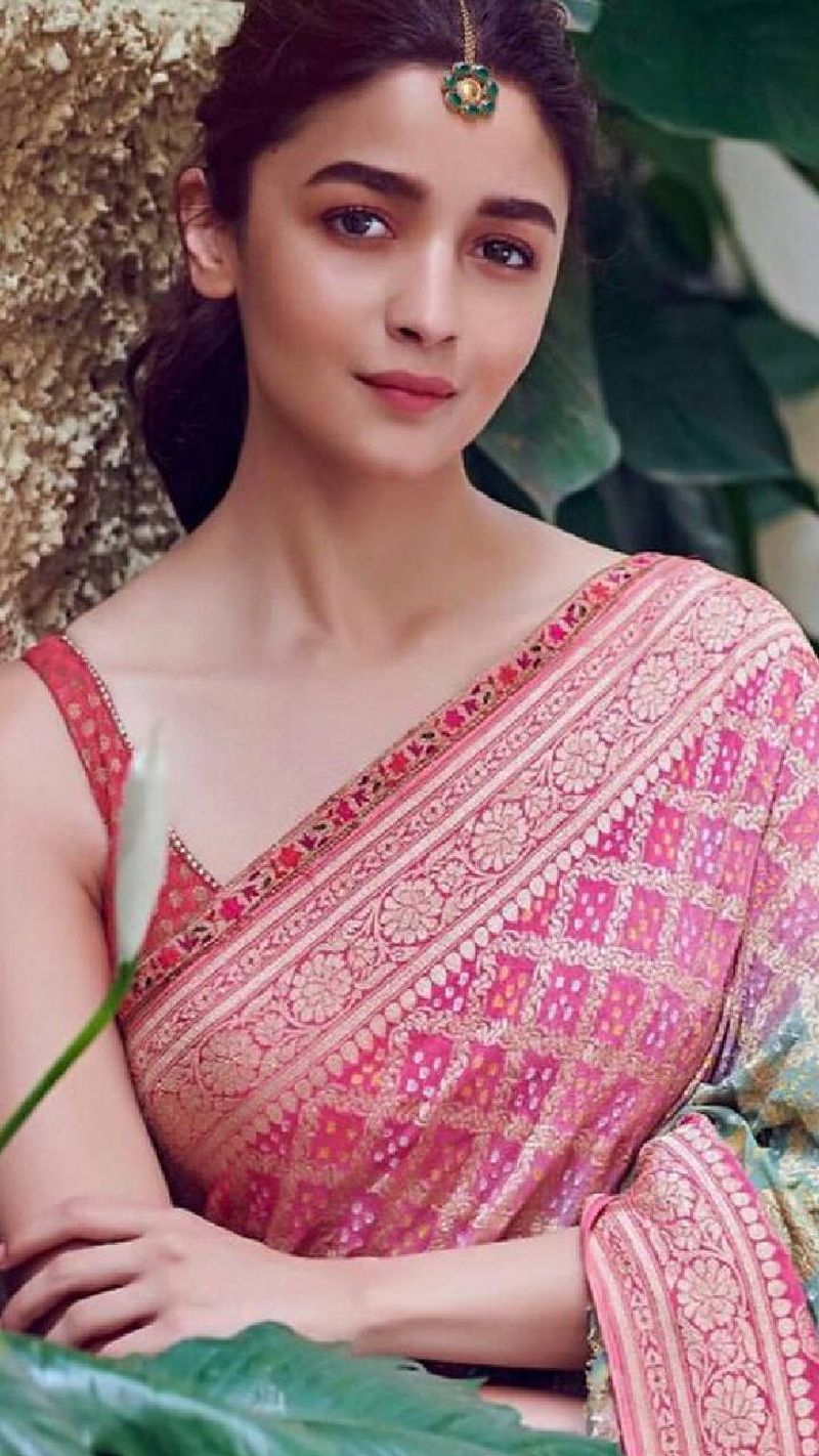 Bollywood: ಭಾರತದಲ್ಲಿದ್ರೂ ಯಾವತ್ತೂ ವೋಟ್ ಹಾಕದ ನಟಿಯರಿವರು: ಕೆಲಸ ಮಾಡೋದು ಇಲ್ಲಿ, ಆದ್ರೆ ಮತದಾನ ಮಾಡಲ್ಲ ಯಾಕೆ?