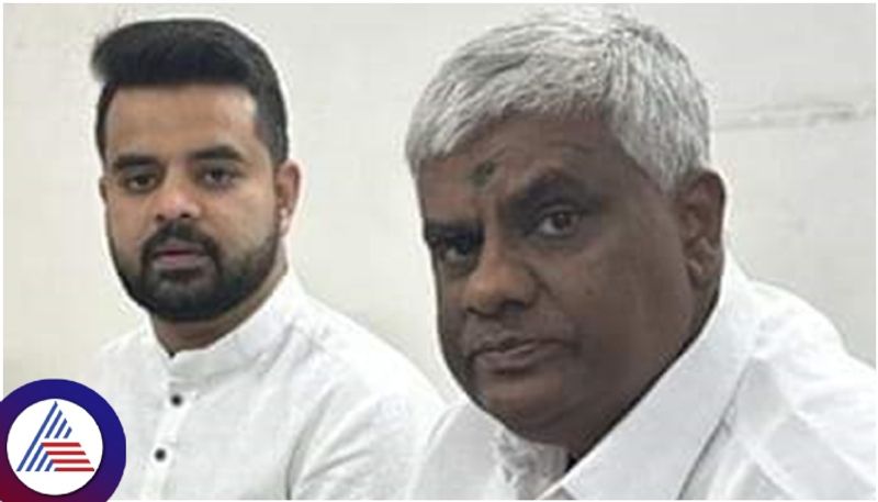 Prajwal revanna Sex Scandal: ಪ್ರಜ್ವಲ್ ರೇವಣ್ಣ ಕಾಮಕಾಂಡ..ಬ್ಯಾಕ್ ಟು ಬೆಂಗಳೂರು ಯಾವಾಗ? ತಕ್ಷಣವೇ ಅರೆಸ್ಟ್ ಆಗ್ತಾರಾ..?