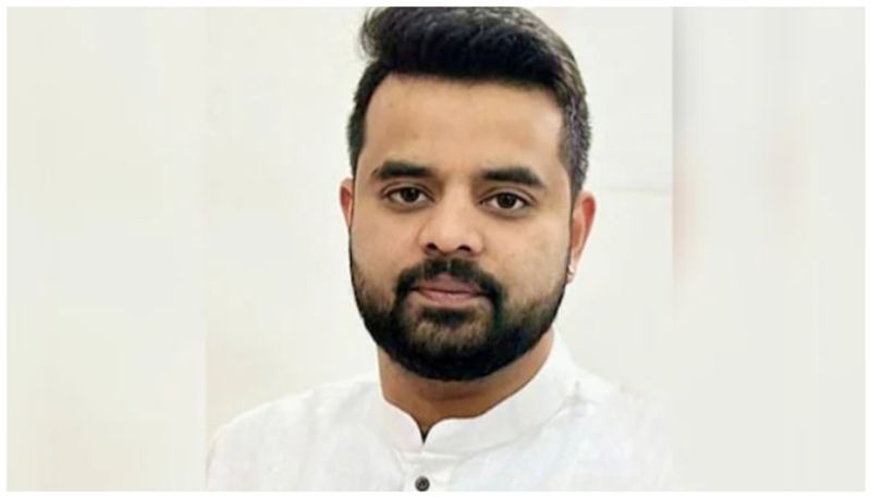 ಪ್ರಜ್ವಲ್‌ ರೇವಣ್ಣ ಪೆನ್‌ಡ್ರೈವ್‌ ಪ್ರಕರಣ: ವಿಡಿಯೋ ಕಳುಹಿಸಿ ಅಂತಿರಾ ಜೋಕೆ..ಇನ್ಮುಂದೆ ಇದು ಶಿಕ್ಷಾರ್ಹ ಅಪರಾಧ!