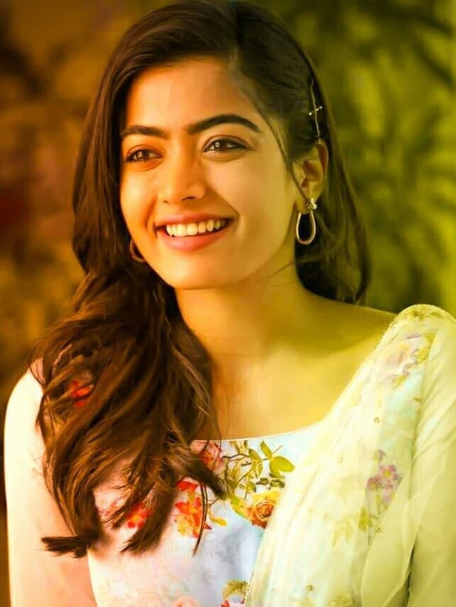 ಶ್ರೀವಲ್ಲಿ ರಶ್ಮಿಕಾಗೆ ಖುಲಾಯಿಸ್ತು ಮತ್ತೊಂದು ಅದೃಷ್ಟ: ಬಾಲಿವುಡ್ ಬ್ಯಾಡ್ ಬಾಯ್ ಜೊತೆ ಲಿಲ್ಲಿ ರೊಮ್ಯಾನ್ಸ್!