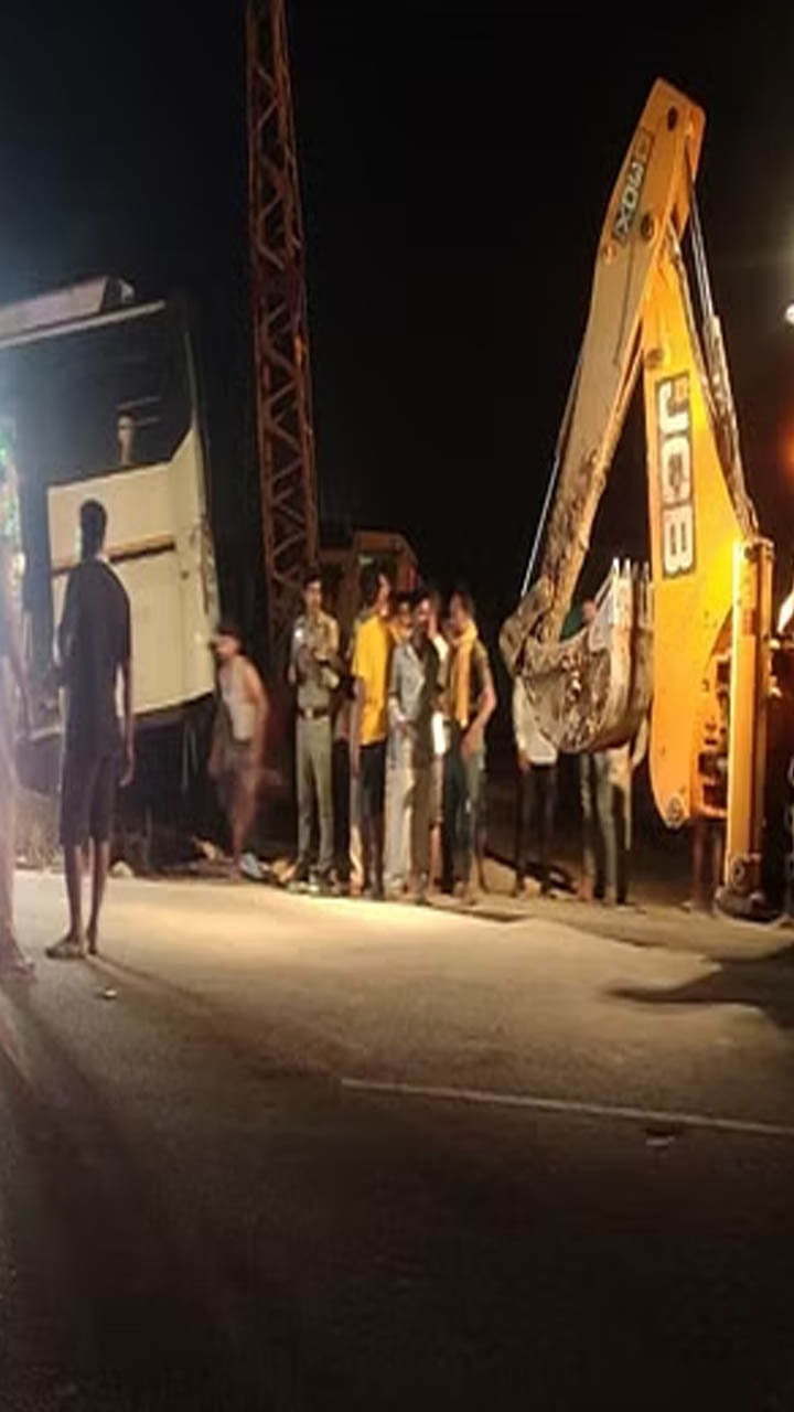 ಸೂತಕದ ಸಂಡೆ ಮಾಡಿದ ರಸ್ತೆ ಅಪಘಾತಗಳು..! ಬೆಳ್ಳಂಬೆಳಿಗ್ಗೆ ಅಮಾಯಕರ ಬಲಿ ಪಡೆದ ಜವರಾಯ..!