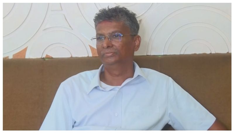 ಸುವರ್ಣ ಸೌಧದಲ್ಲಿ ನಡೆದ ಕೆಡಿಸಿ ಸಭೆಗೆ ಒಂದೇ ಕಾರಿನಲ್ಲಿ ಬಂದ ತಂದೆ ಮಗಳು!