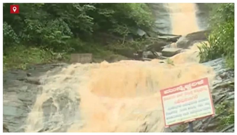 ಮಲೆನಾಡಿನಲ್ಲಿ ಮಳೆಯಿಂದ ಒಂದಡೆ ಅನಾಹುತ.. ಮತ್ತೊಂದೆಡೆ ಪ್ರಕೃತಿ ಸೊಬಗು ಅನಾವರಣ!