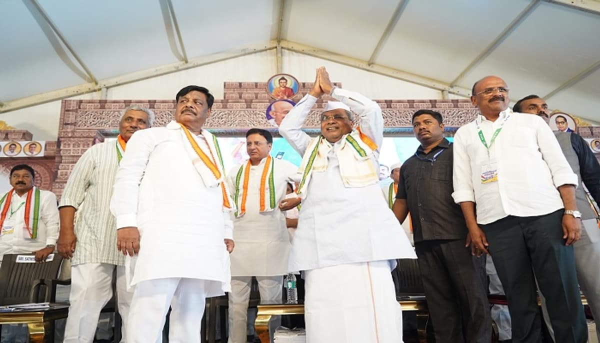 ಸಿದ್ದರಾಮಯ್ಯ ಸರ್ಕಾರಕ್ಕೆ ಬಂಡೆಯ ಶ್ರೀರಕ್ಷೆ, ದಳಪತಿ-ಕಮಲಾಧಿಪತಿಗಳಿಗೆ ಬಿಗ್ ಶಾಕ್ ಕೊಟ್ಟ ಸಿಎಂ-ಡಿಸಿಎಂ?