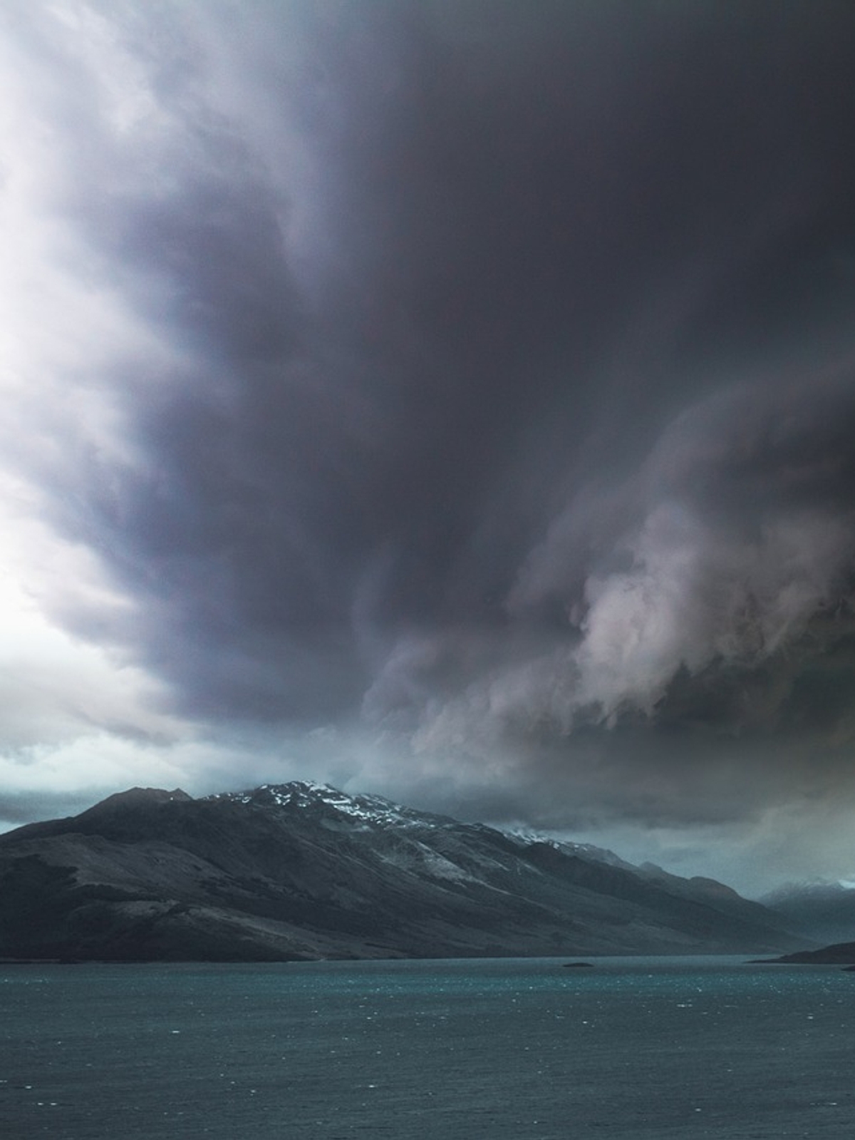 ರಣವೇಗದ ಬಿರುಗಾಳಿಗೆ ಆಪಾಯದಲ್ಲಿ 6 ಕೋಟಿ ಜನ, ಅಮೆರಿಕದಲ್ಲಿ ಬದುಕು ದಿಕ್ಕಾಪಾಲು