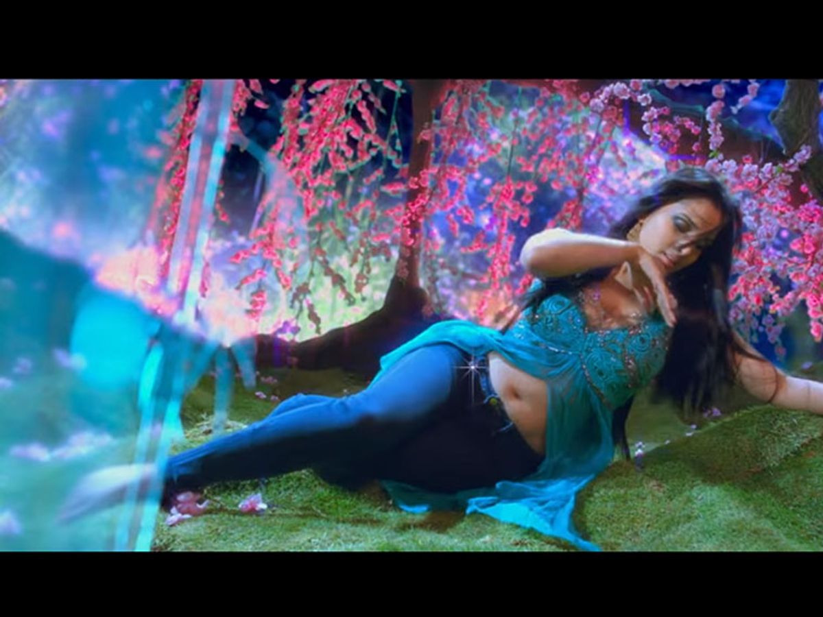 Ramya Kannada Film Sex Videos Ramya Kannada Film Sex Videos - Actress-turned-politician Ramya returns in a sexy avatar