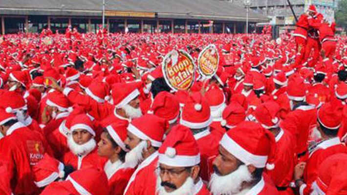 Buon Natale Pics.Mighty Buon Natale Procession Paints Thrissur In Red