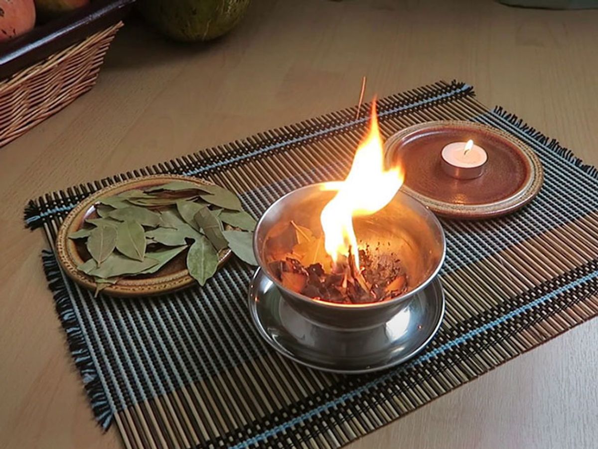 Burning Bay Leaf In Your House Can Give You A Lot Of Health Benefits