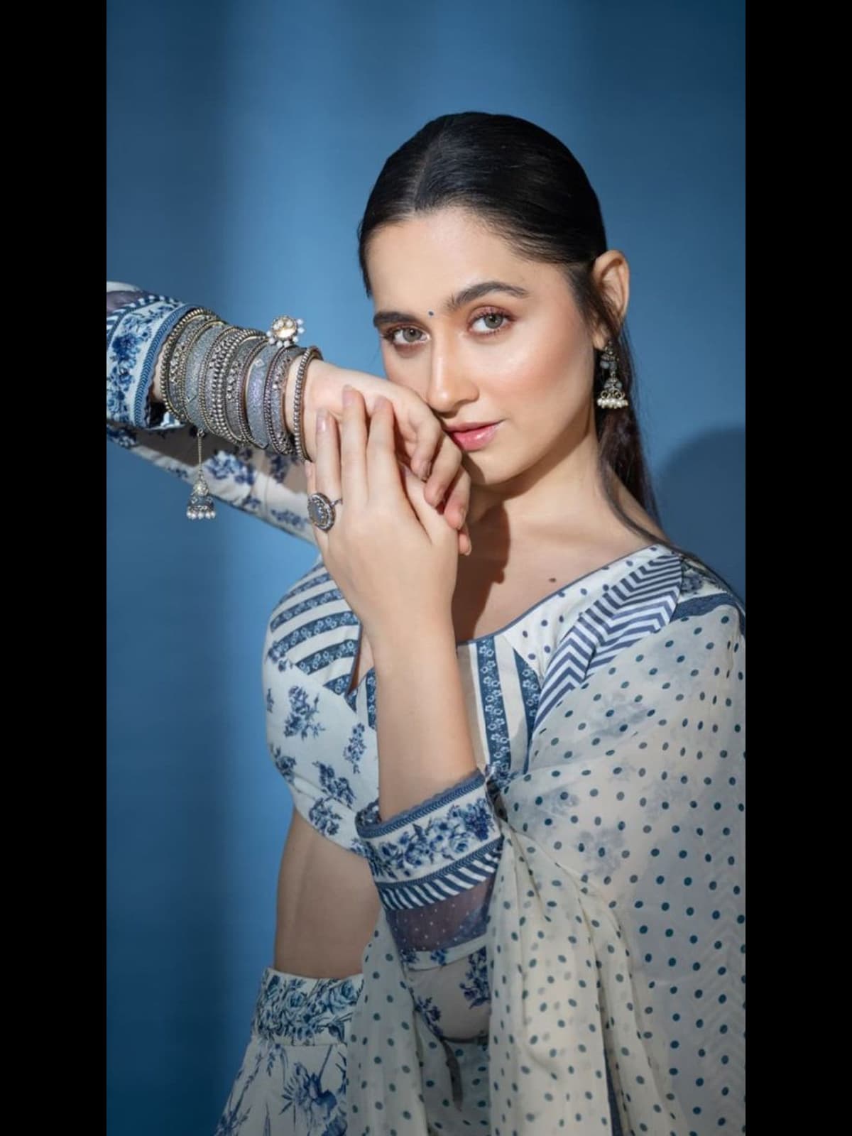 Shekh Raksha Rakshabandhan 2024 पर ट्राई करें संजीदा शेख से 8 Ethnic Wear, लगेंगी ज ...