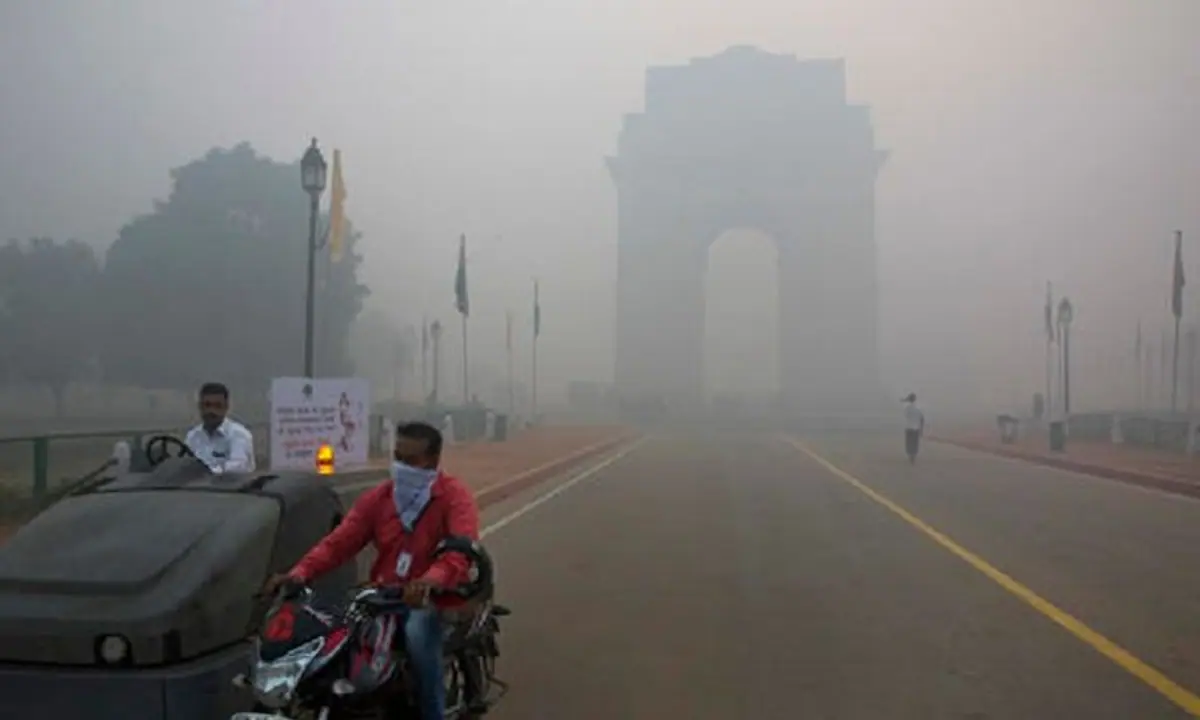 Delhi: Air quality back to being ‘very poor’ after improving slightly on Sunday, likely to get worse