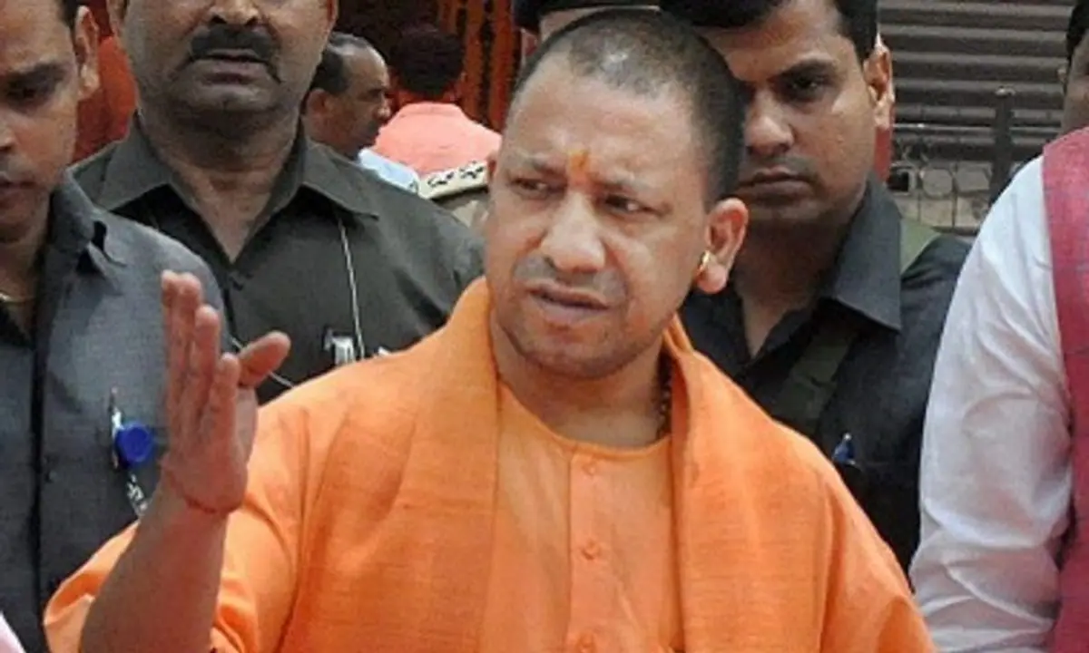जहरीली शराब कांड के बाद सियासत गरमाई, सीएम योगी के निर्देश पर एसआईटी गठित