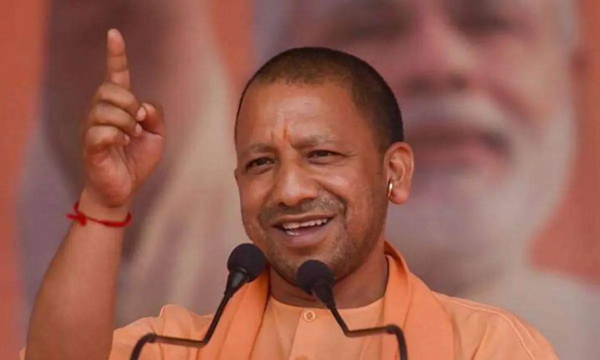 कोरोना संकट के बीच सख्त प्रशासक और बेहतर प्रबंधन से खुद की नई छवि गढ़ रहे हैं 'योगी'