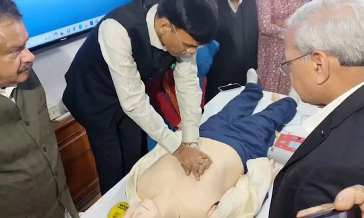 How to perform CPR? Learn importance of CPR and how you can save a life 