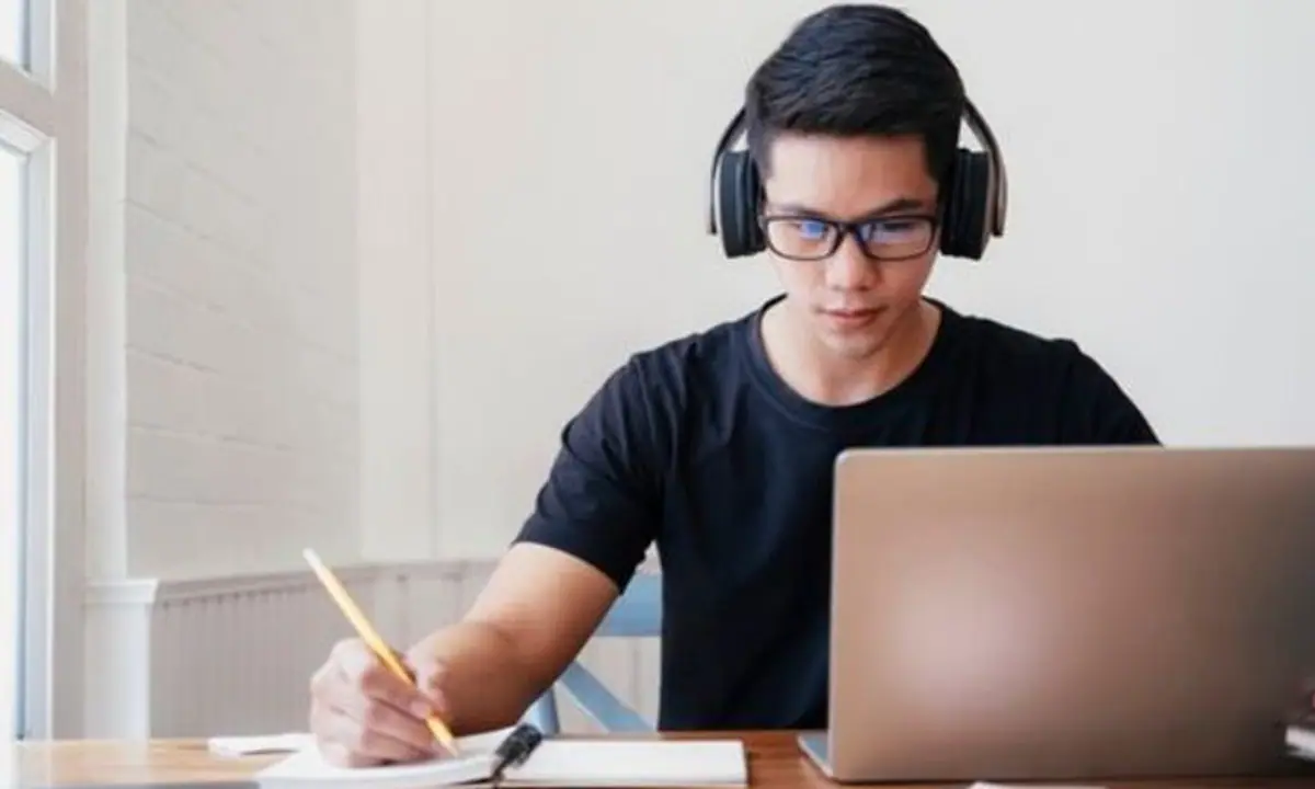 Top 7 Technology hacks for students to boost study productivity 