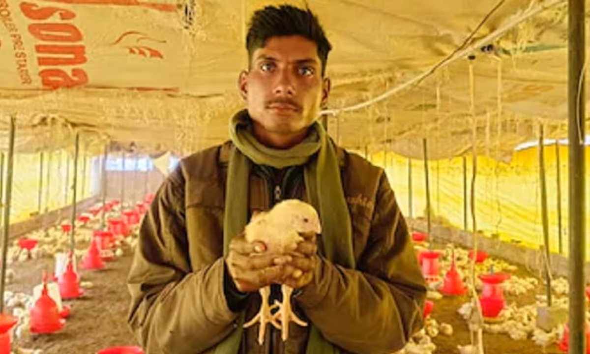 आठवीं पास युवक की कमाल की तरकीब, घर बैठे कमा रहा 6 लाख महीने